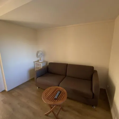 T2 Situe A Proximite Des Thermes Du Connetable - Fr-1-541-6 *